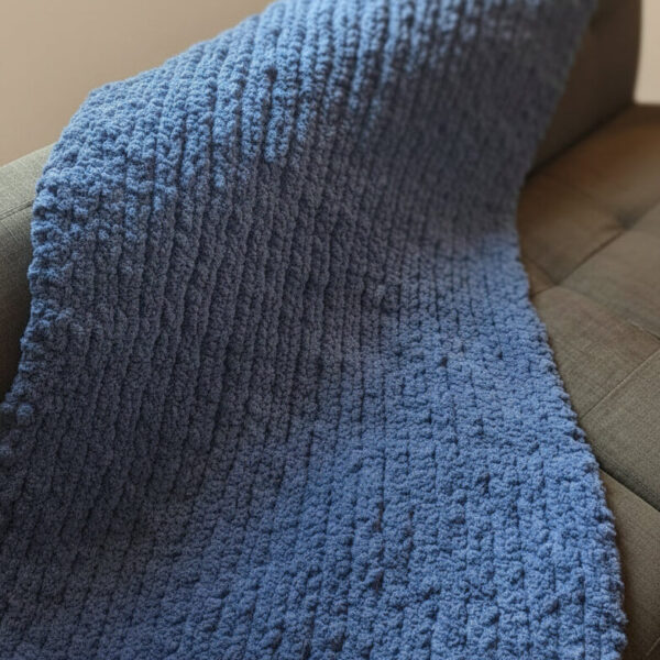 Blue Chunky Blanket (30x50in)