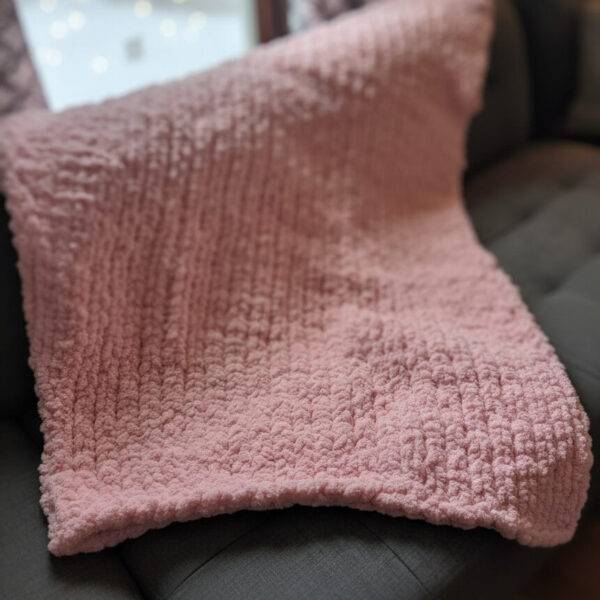 Pink Chunky Blanket (30x50in)