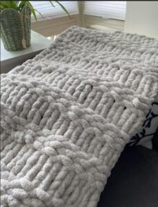 Ivory Chunky Double Garter Stitch Blanket (30x50 in)
