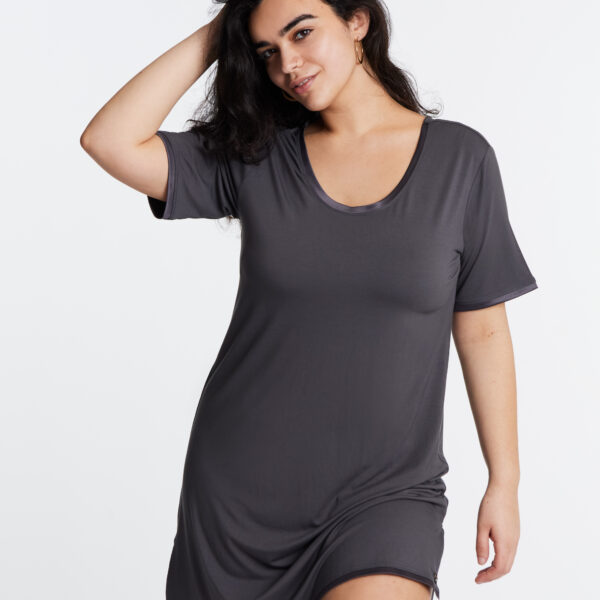 The MidNightie – bamboo nightgown with built-in padded support