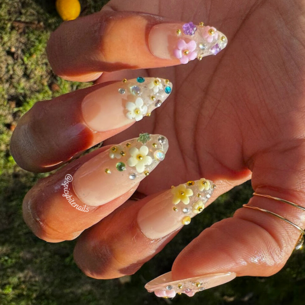 Spring Fling – Nude Flower and Rhinestone Junk Nail Press-On Nail Extensions 10pcs